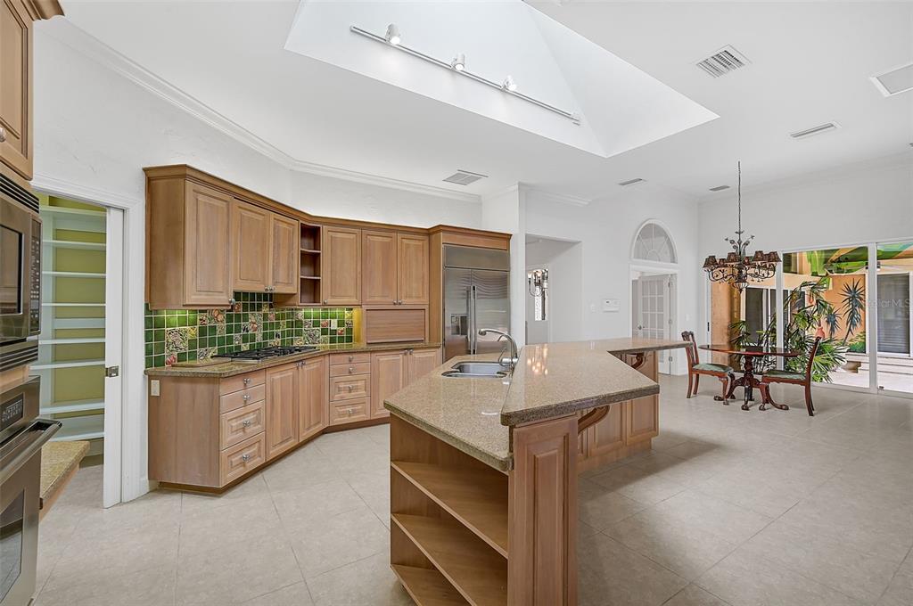 909 MACEWEN DRIVE