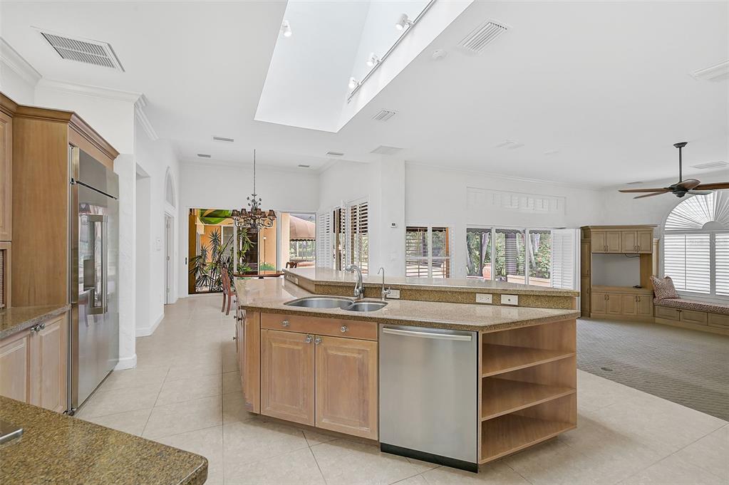 909 MACEWEN DRIVE
