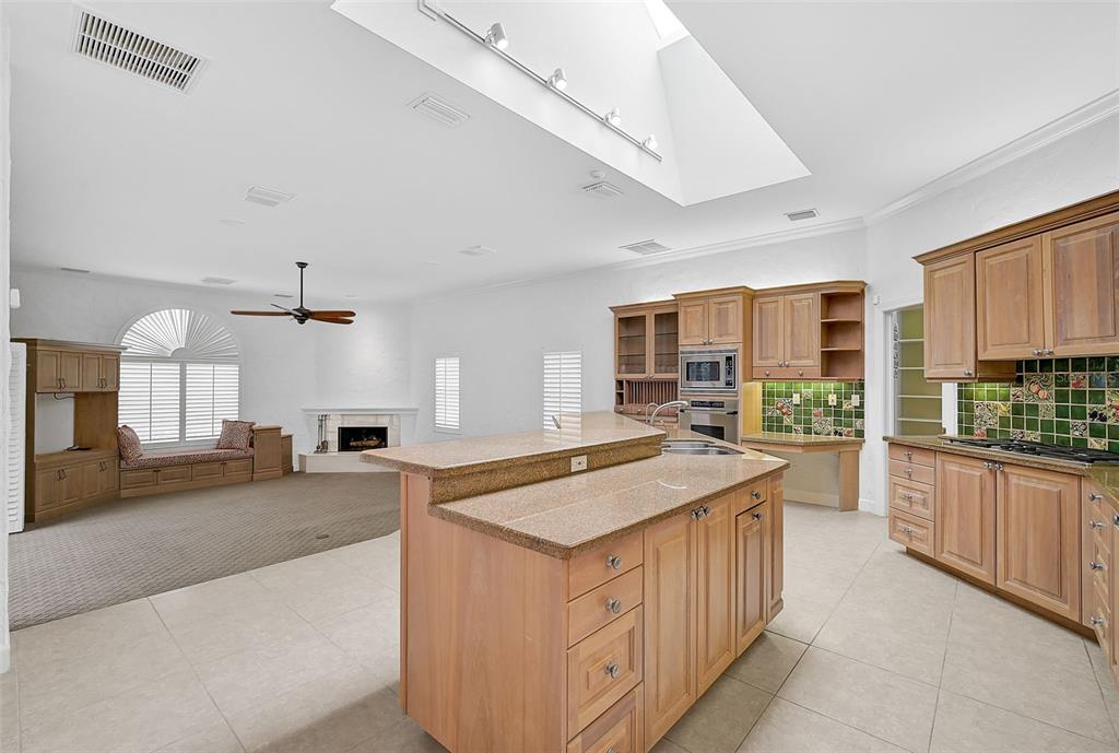 909 MACEWEN DRIVE