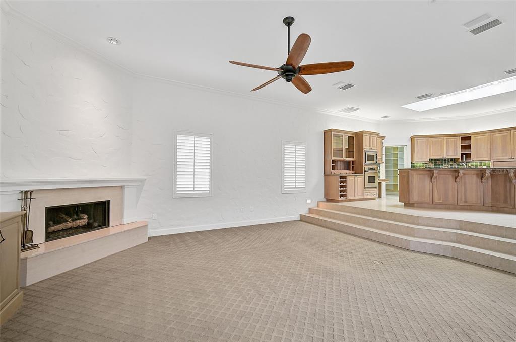 909 MACEWEN DRIVE