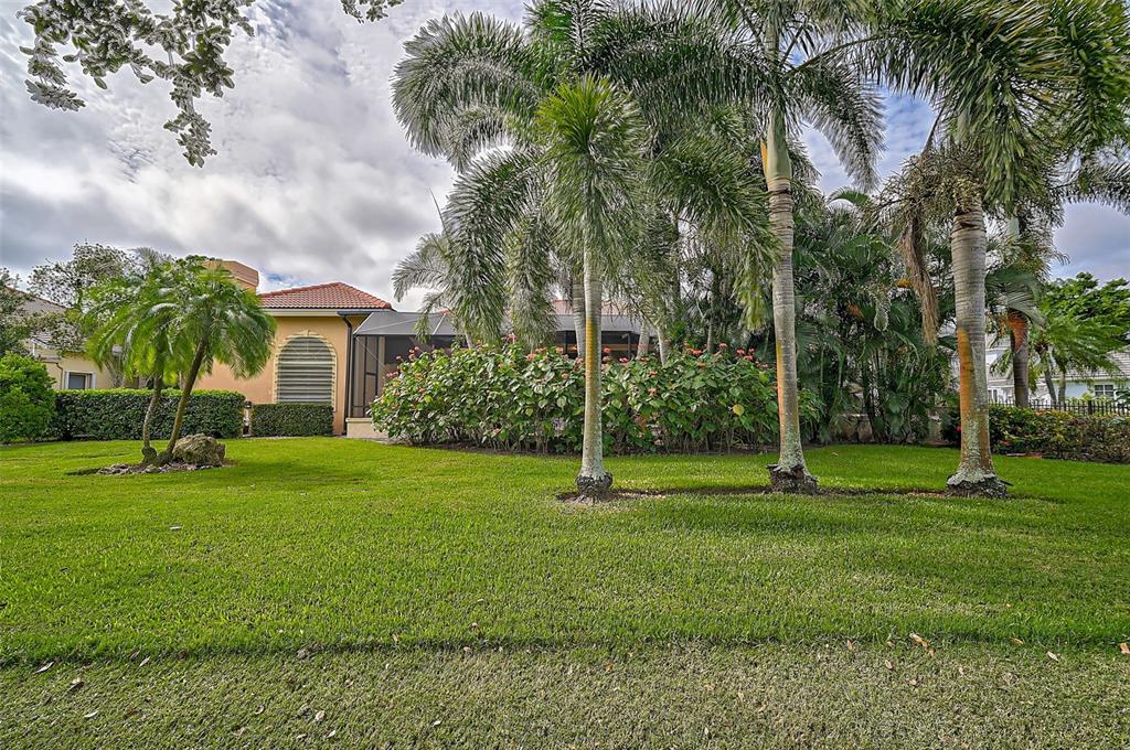 909 MACEWEN DRIVE