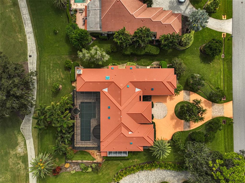 909 MACEWEN DRIVE