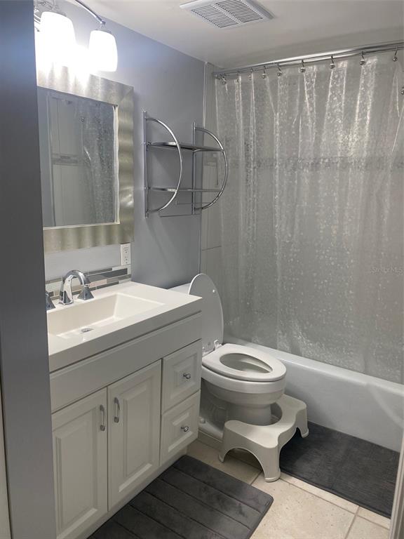2763 WOODGATE LANE UNIT 208