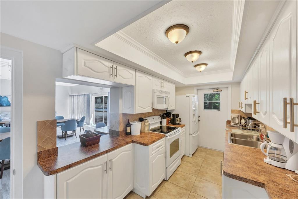 2446 CLUBHOUSE CIRCLE UNIT 202