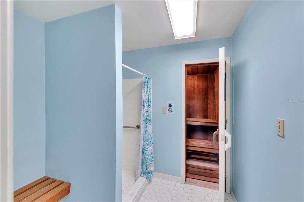 2446 CLUBHOUSE CIRCLE UNIT 202