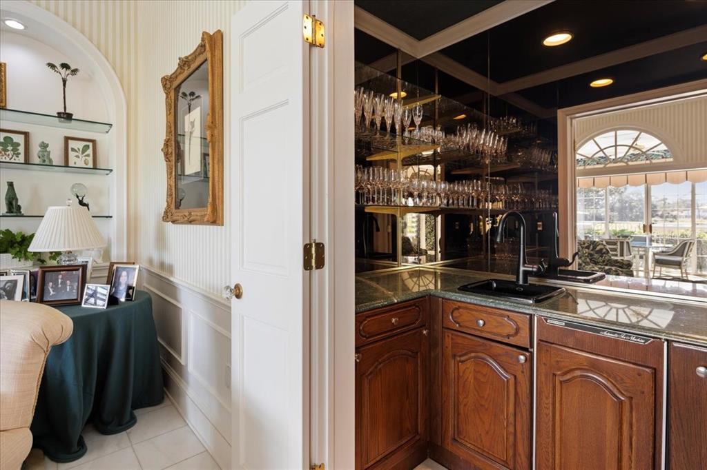 236 SAINT JAMES PARK