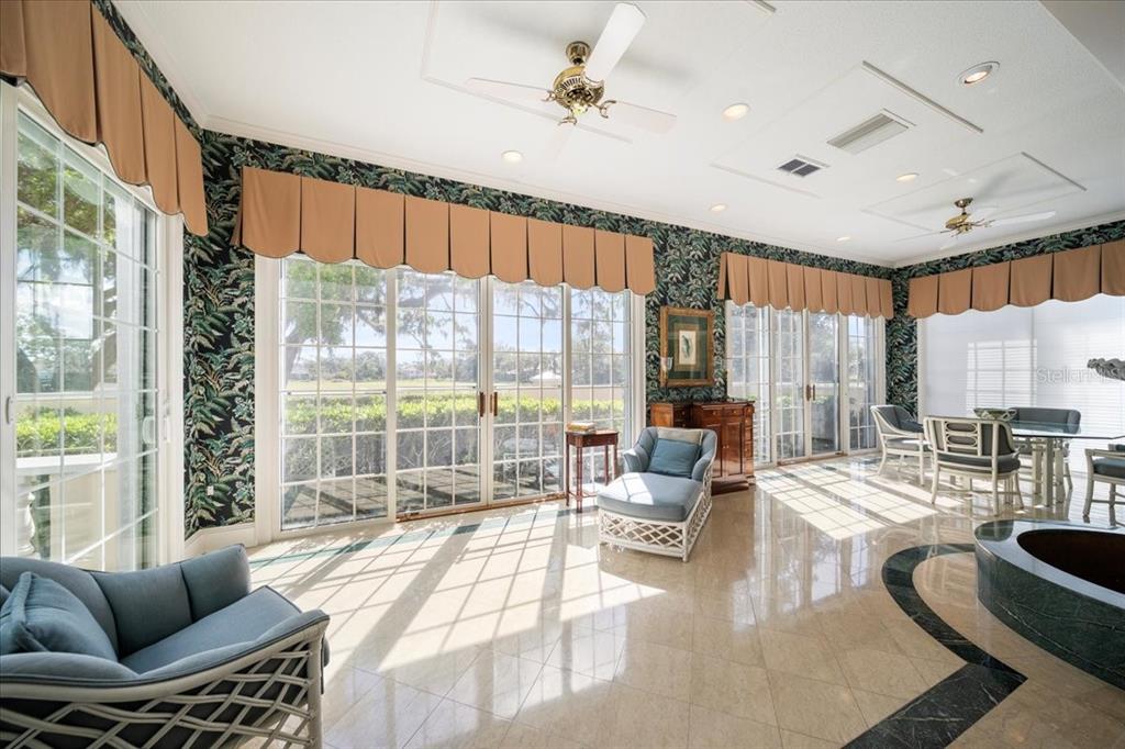 236 SAINT JAMES PARK