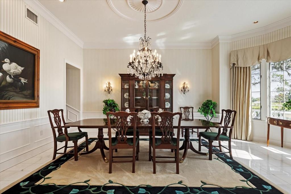 236 SAINT JAMES PARK
