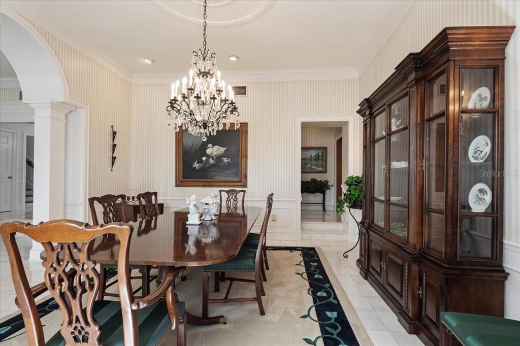 236 SAINT JAMES PARK