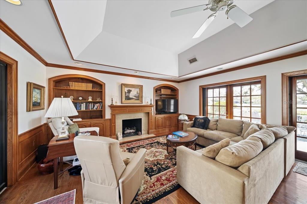236 SAINT JAMES PARK