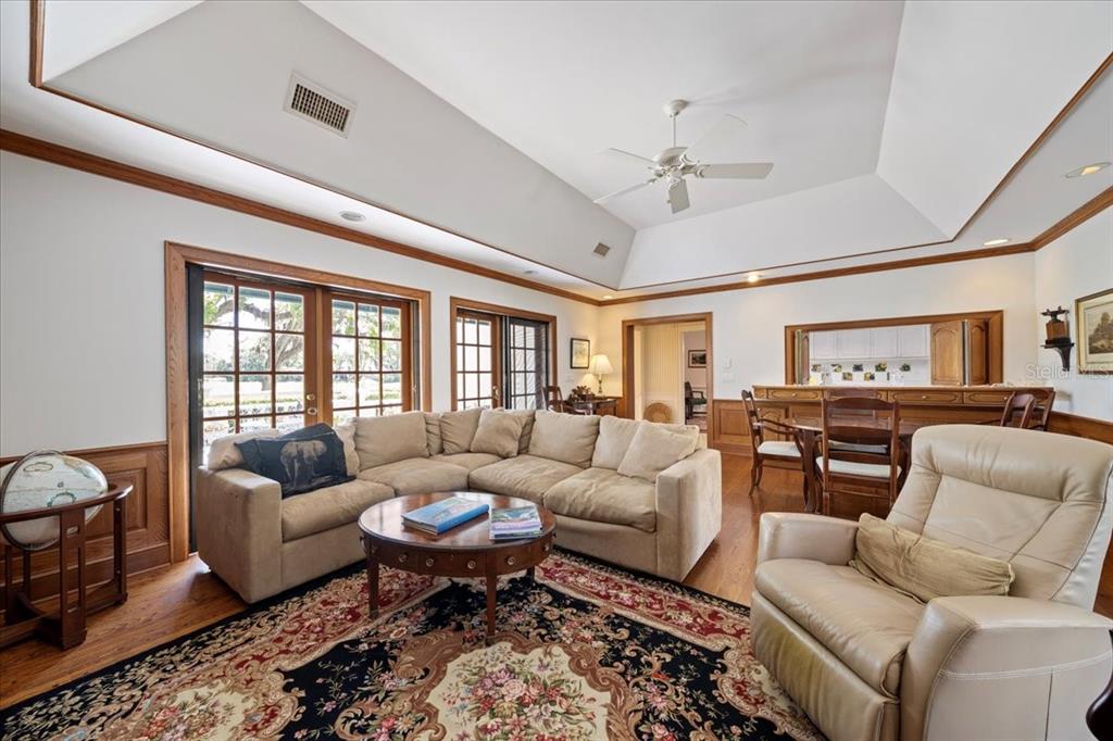 236 SAINT JAMES PARK