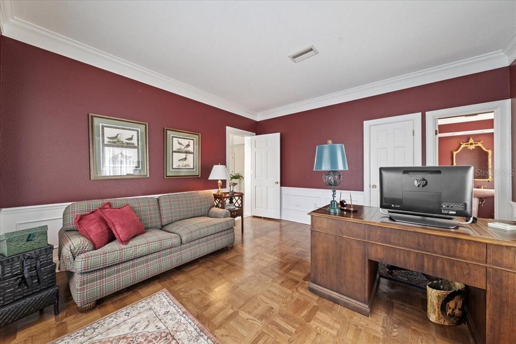 236 SAINT JAMES PARK
