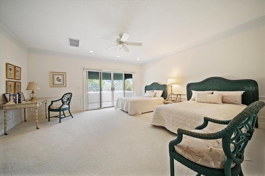 236 SAINT JAMES PARK