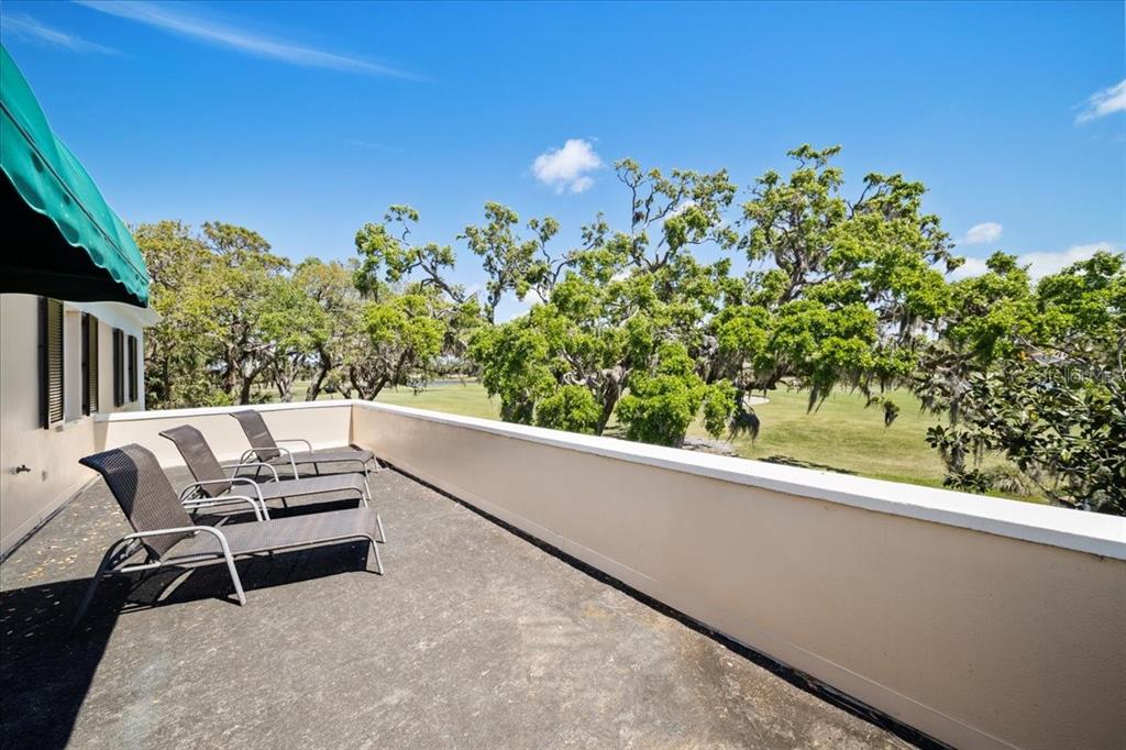 236 SAINT JAMES PARK