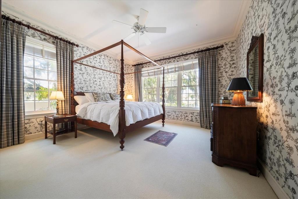 236 SAINT JAMES PARK