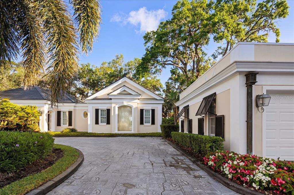 236 SAINT JAMES PARK