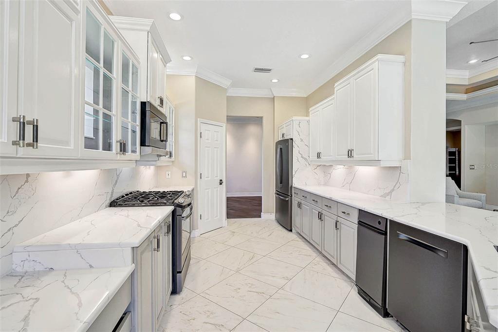 13 BAYHEAD LANE