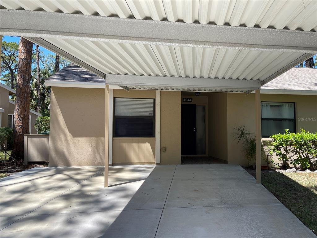 4944 VILLAGE GARDENS DRIVE UNI