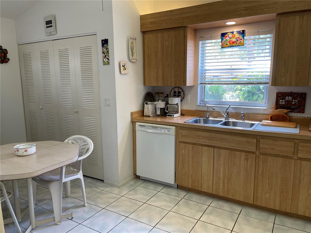 4944 VILLAGE GARDENS DRIVE UNI
