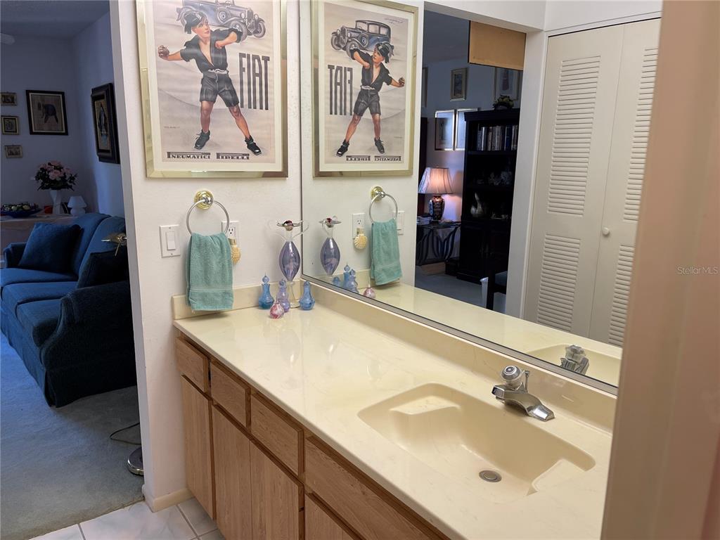 4944 VILLAGE GARDENS DRIVE UNI