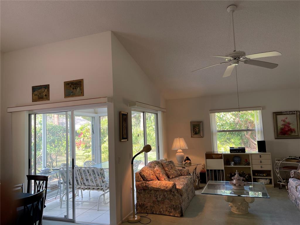 4944 VILLAGE GARDENS DRIVE UNI