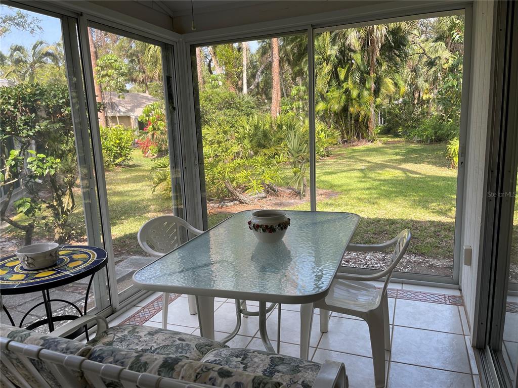 4944 VILLAGE GARDENS DRIVE UNI