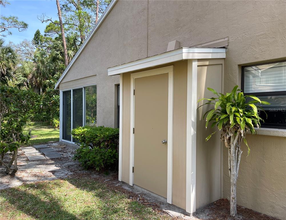 4944 VILLAGE GARDENS DRIVE UNI