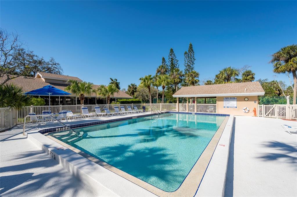 4944 VILLAGE GARDENS DRIVE UNI