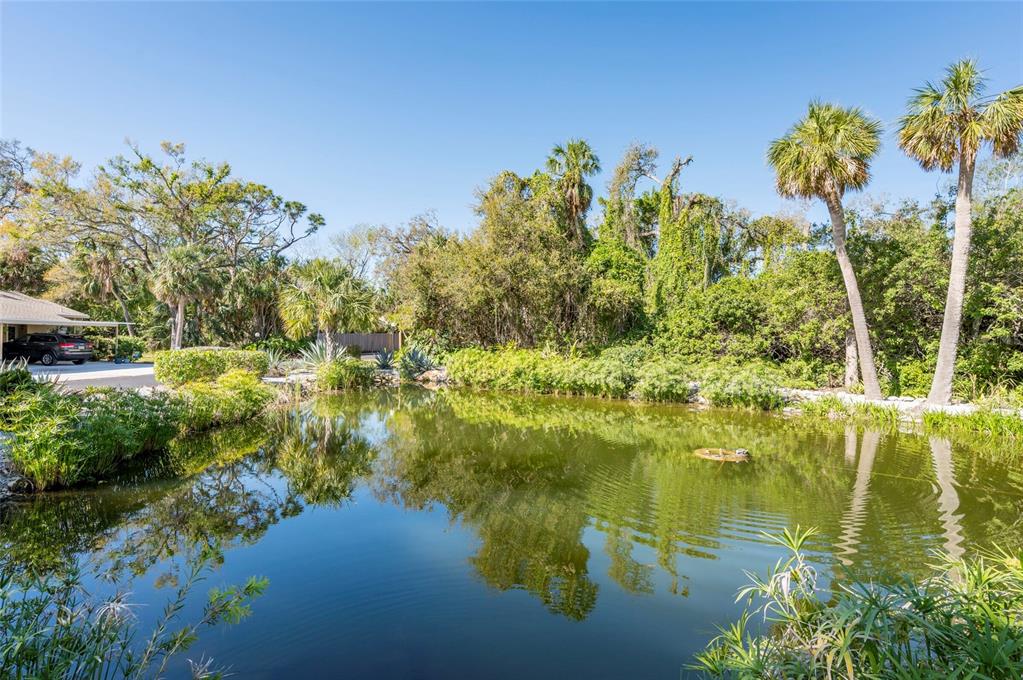 4944 VILLAGE GARDENS DRIVE UNI