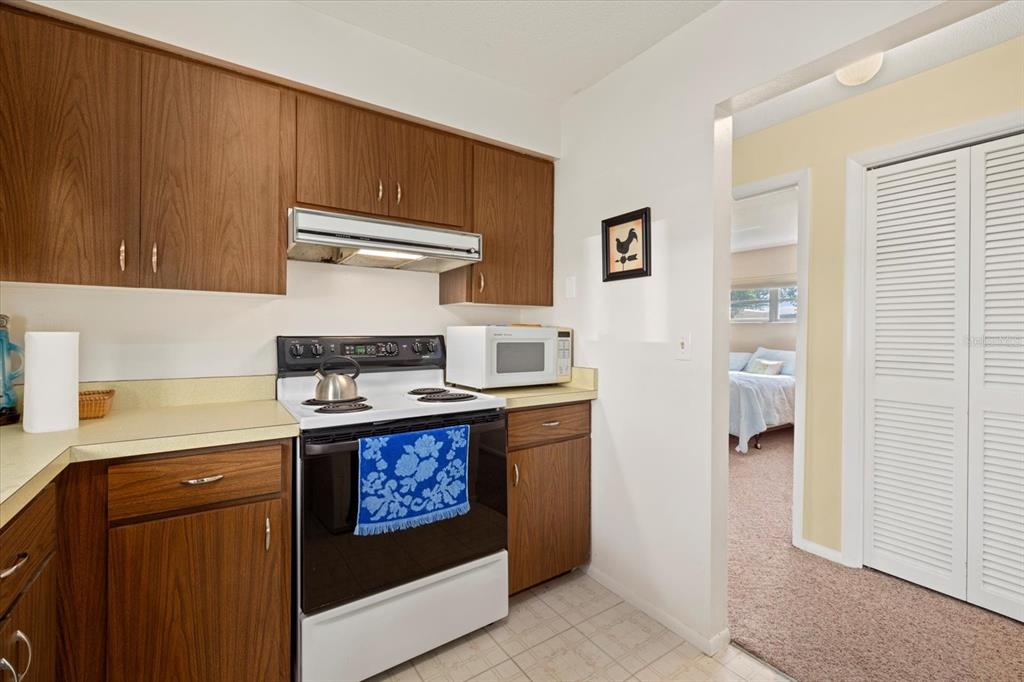 1343 GLENDALE CIRCLE W UNIT 21
