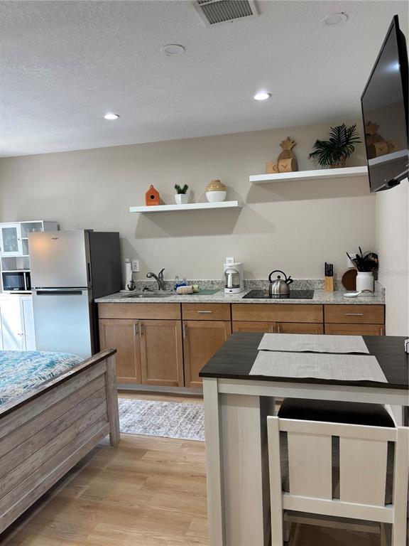 170 ROOSEVELT DRIVE UNIT 5