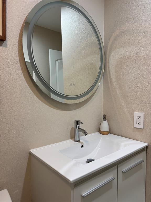 170 ROOSEVELT DRIVE UNIT 5