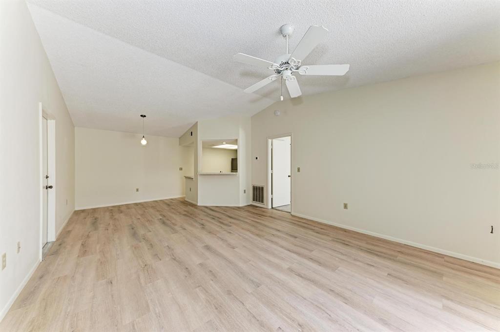 4154 CENTER POINTE CIRCLE UNIT