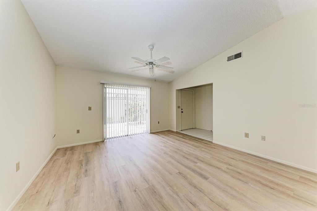4154 CENTER POINTE CIRCLE UNIT