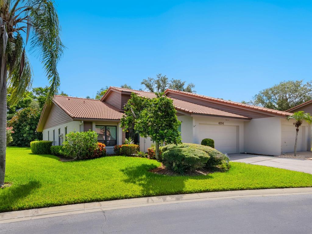 4004 WILSHIRE CIRCLE E UNIT 89