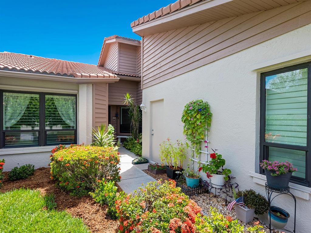 4004 WILSHIRE CIRCLE E UNIT 89