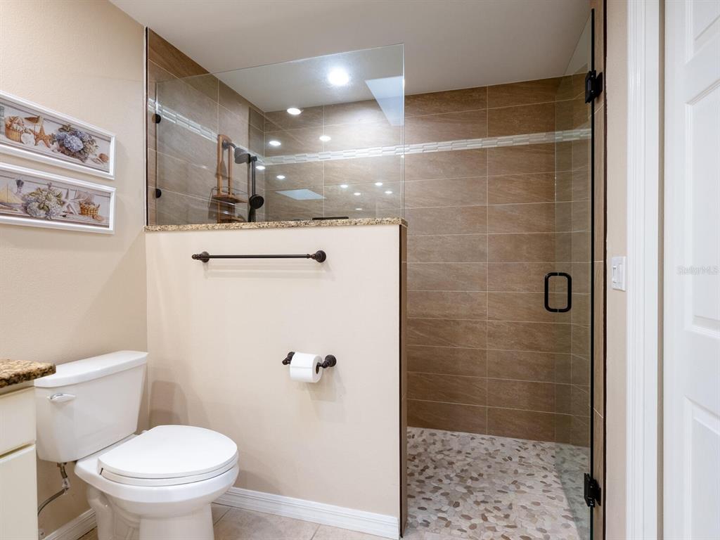 4004 WILSHIRE CIRCLE E UNIT 89