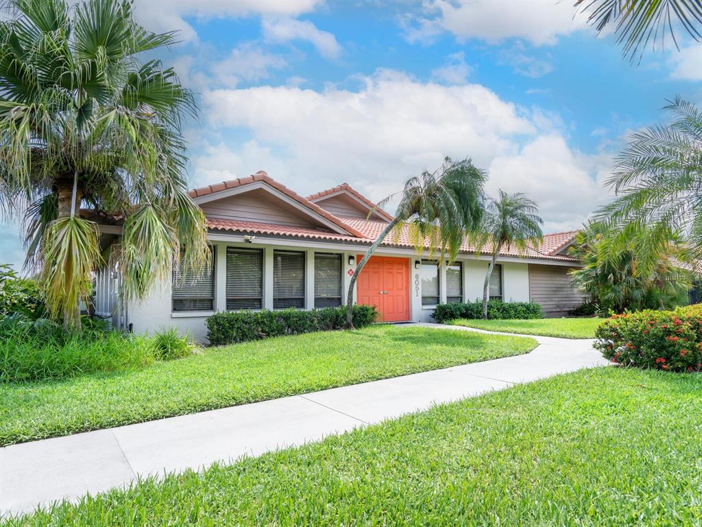 4004 WILSHIRE CIRCLE E UNIT 89