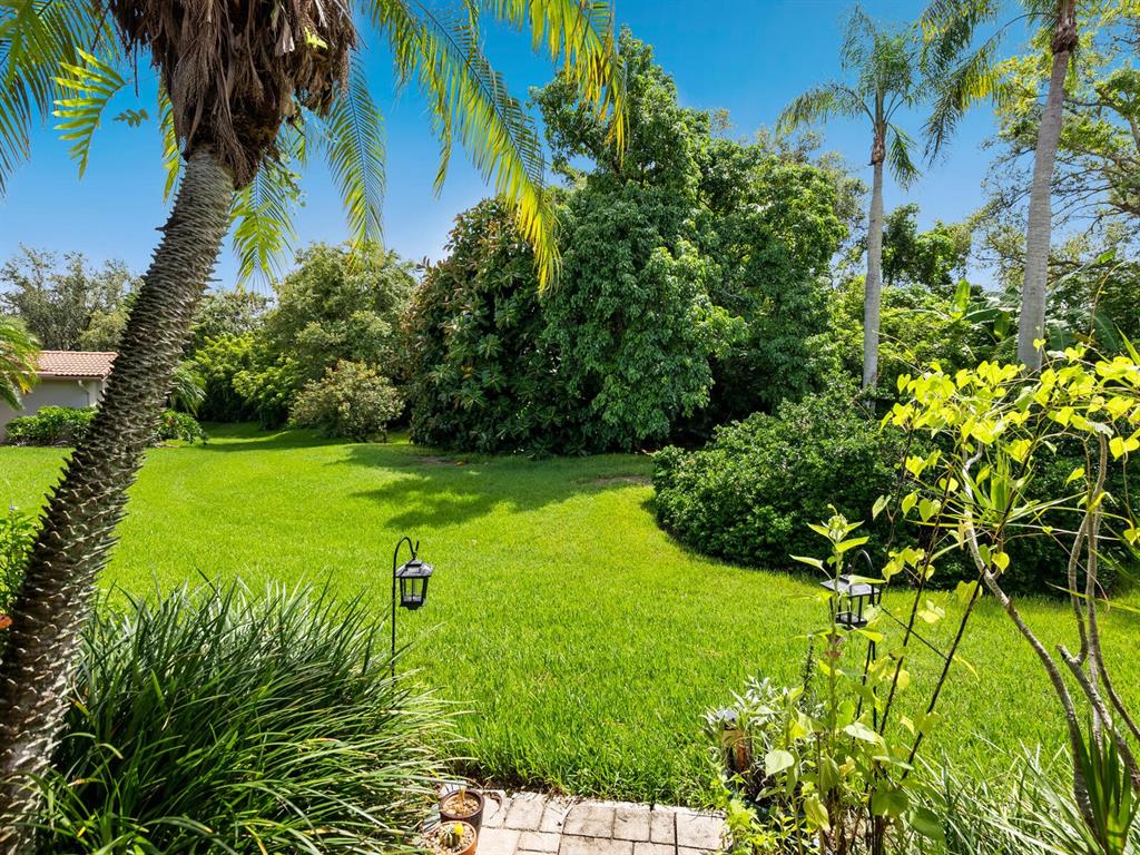 4004 WILSHIRE CIRCLE E UNIT 89