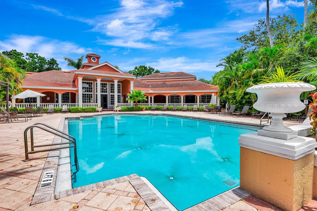 4142 CENTRAL SARASOTA PARKWAY 