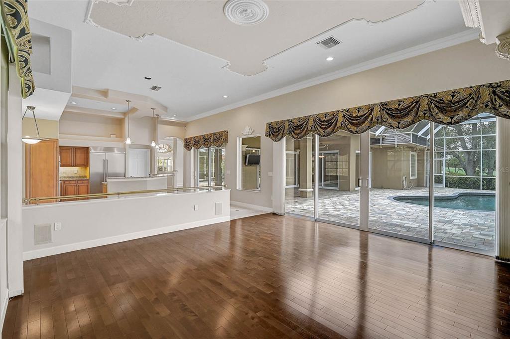 852 MACEWEN DRIVE