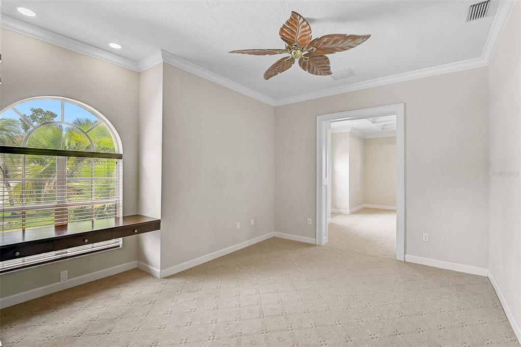 852 MACEWEN DRIVE