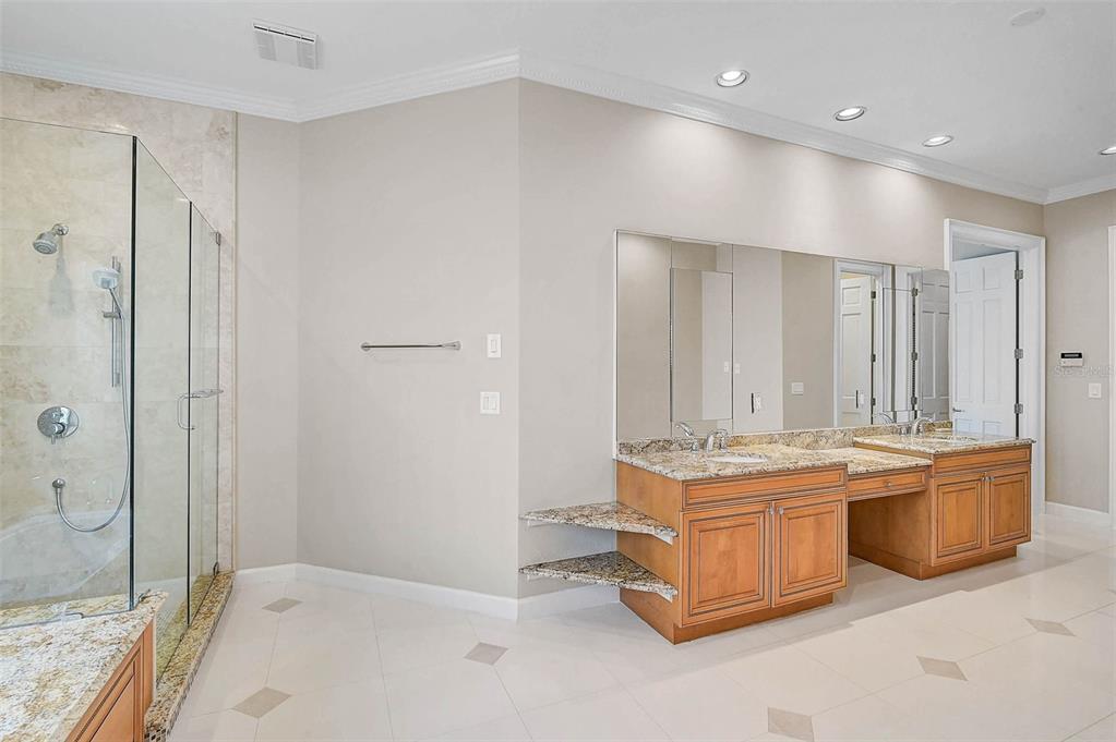 852 MACEWEN DRIVE