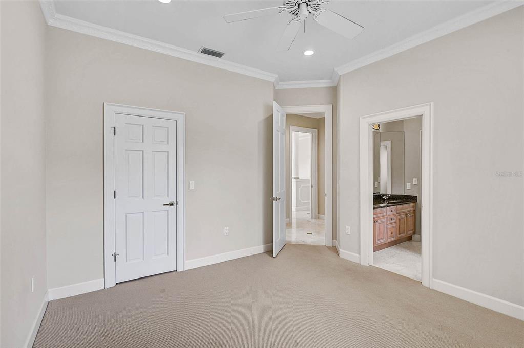 852 MACEWEN DRIVE