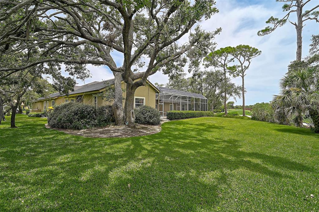 852 MACEWEN DRIVE