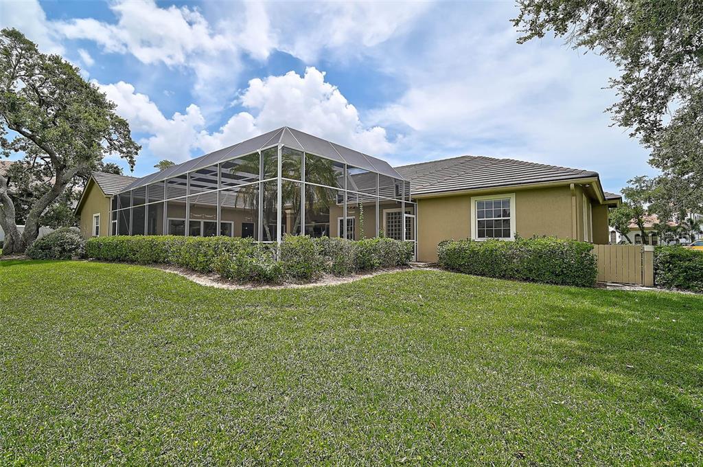 852 MACEWEN DRIVE