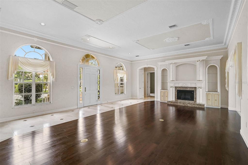 852 MACEWEN DRIVE