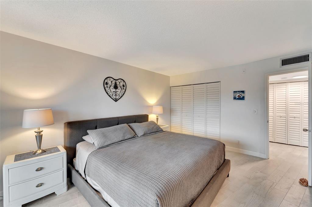 5855 MIDNIGHT PASS ROAD UNIT 3