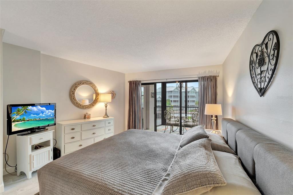 5855 MIDNIGHT PASS ROAD UNIT 3