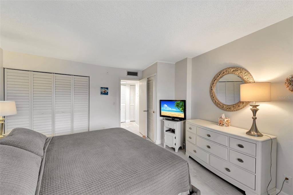 5855 MIDNIGHT PASS ROAD UNIT 3
